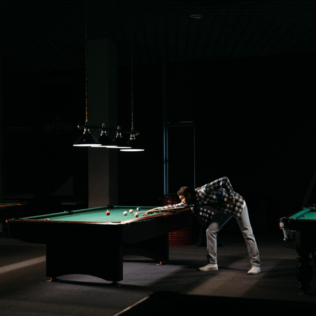 Sipping And Striking: Etiquette For Drinking Around A Pool Table