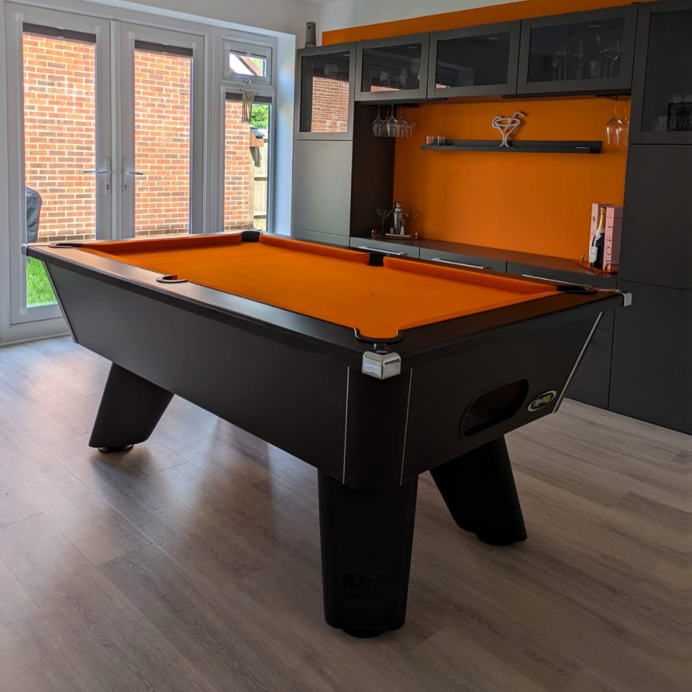 Cry Wolf Slate Bed Indoor Pool Table - Black