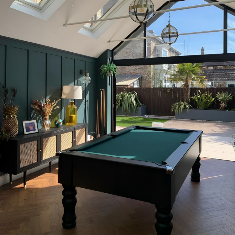 Cry Wolf Turned Leg Pool Table | Black | Elite Pro Spruce Cloth